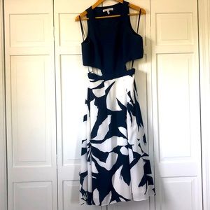 Beautiful BCBG navy and white floral dress. Size 6. Smoke free home